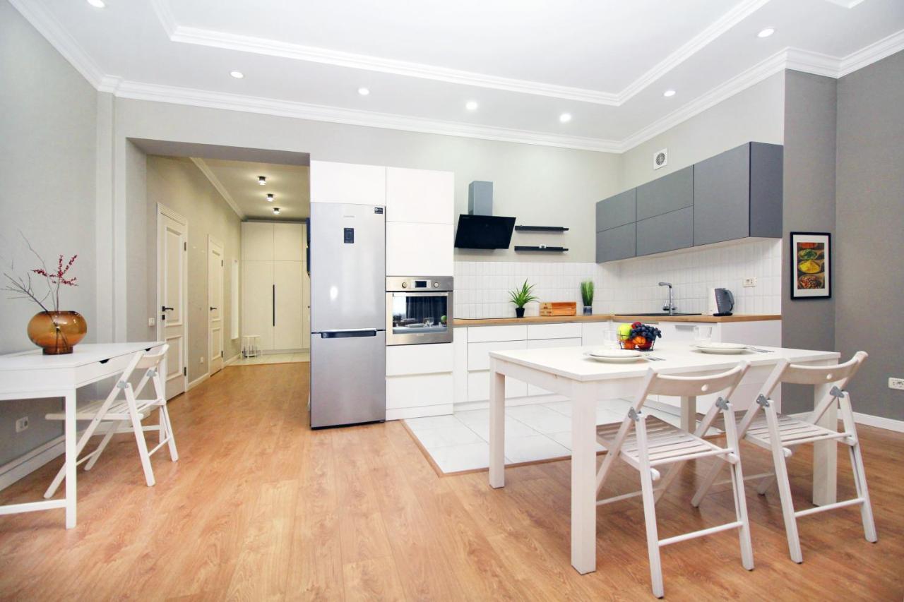 Perfect Spacious Apartment 356 알마티 외부 사진
